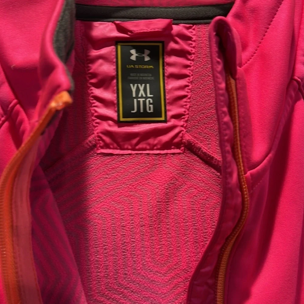 Girl’s UA zip jacket YXL